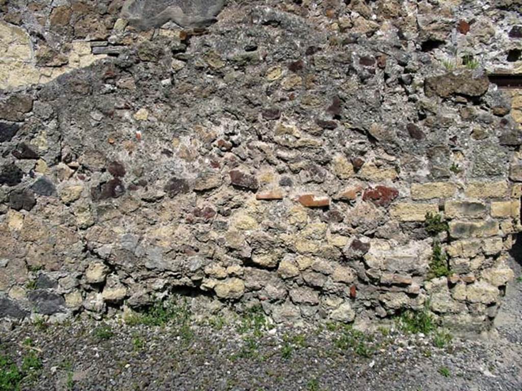 V.27, Herculaneum. May 2003. North wall of rear room of shop. Photo courtesy of Nicolas Monteix.